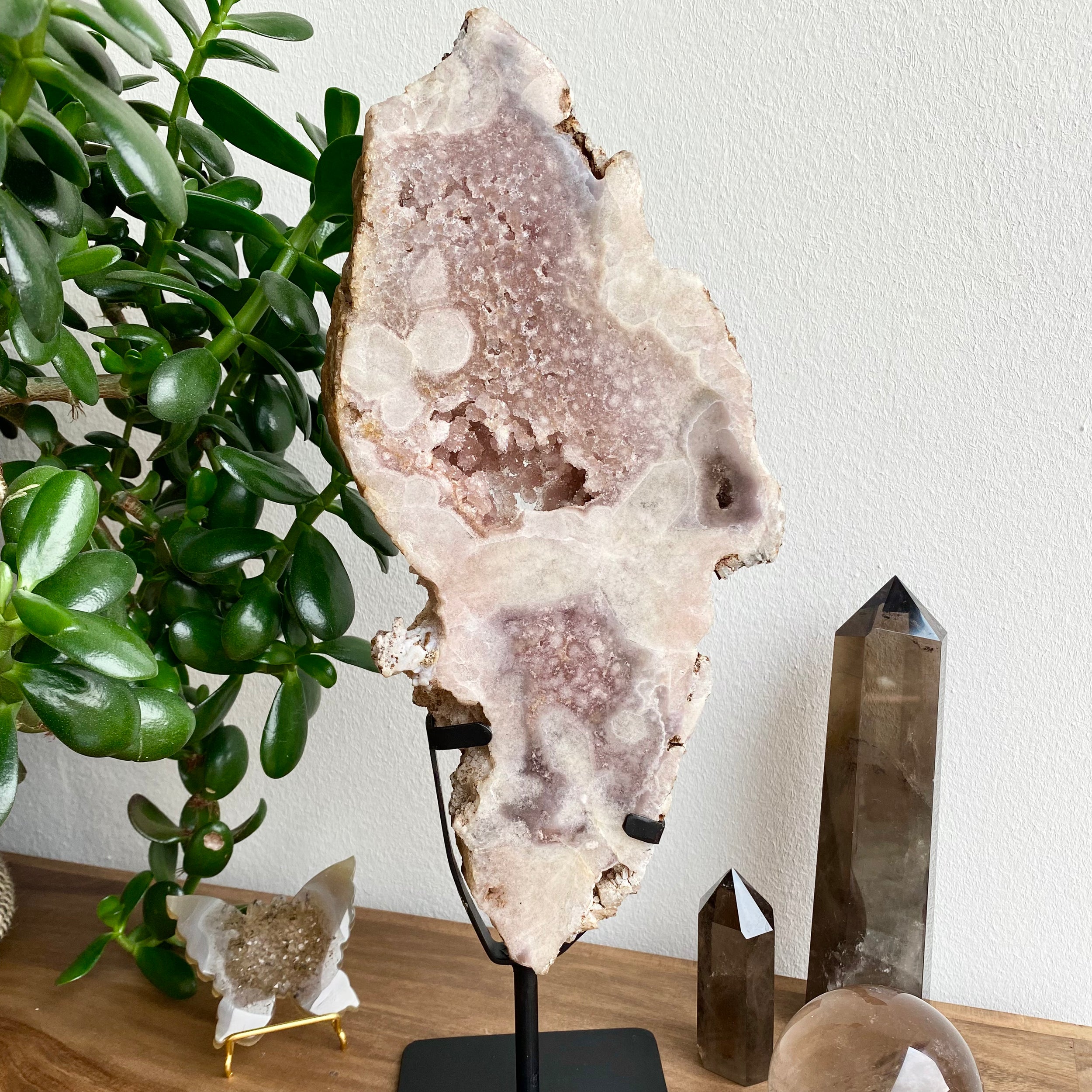 Pink Amethyst Slab auf Ständer