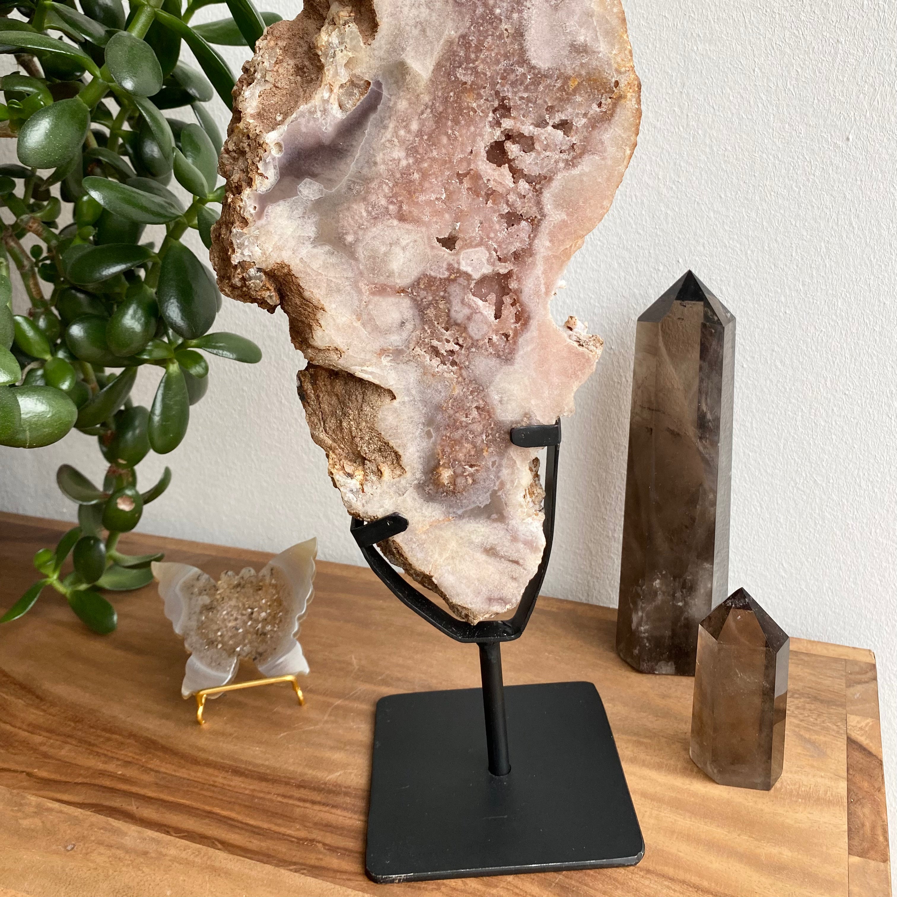 Pink Amethyst Slab auf Ständer